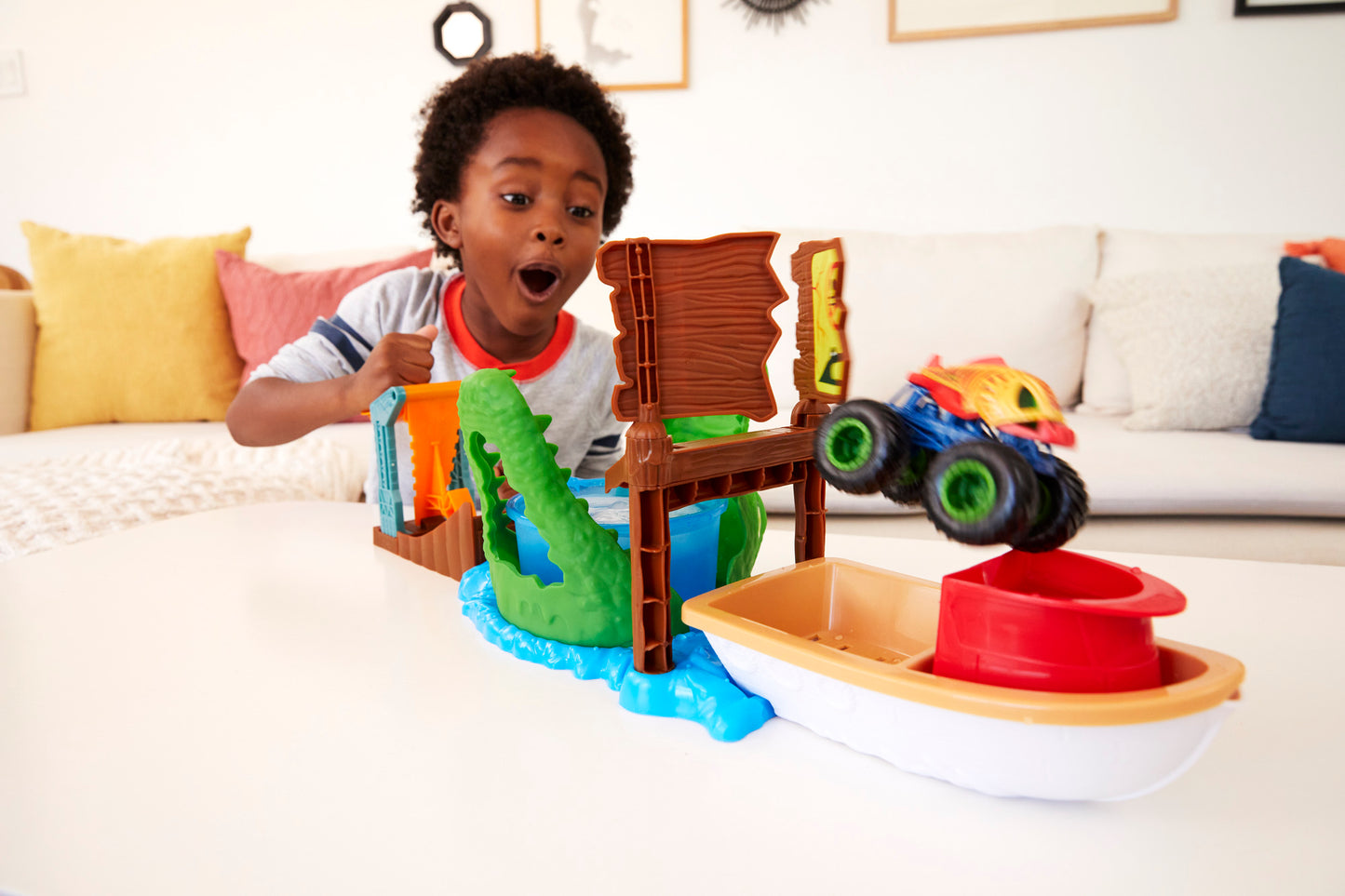 Hot Wheels Monster Trucks Swamp Chomp Playset
