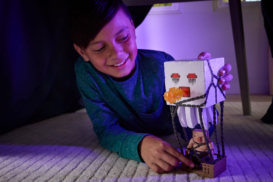 Minecraft Blast Attack Ghast Action Figure Set