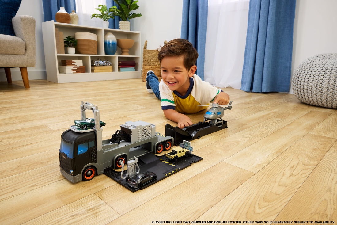 Matchbox Transforming Mobile Command, Large-Scale Vehicle with Helicopter & 2 Toy Cars from the Movie
