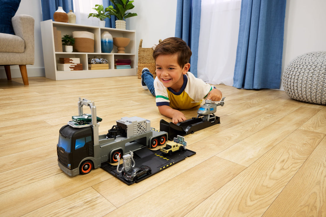 Matchbox Transforming Mobile Command, Large-Scale Vehicle with Helicopter & 2 Toy Cars from the Movie