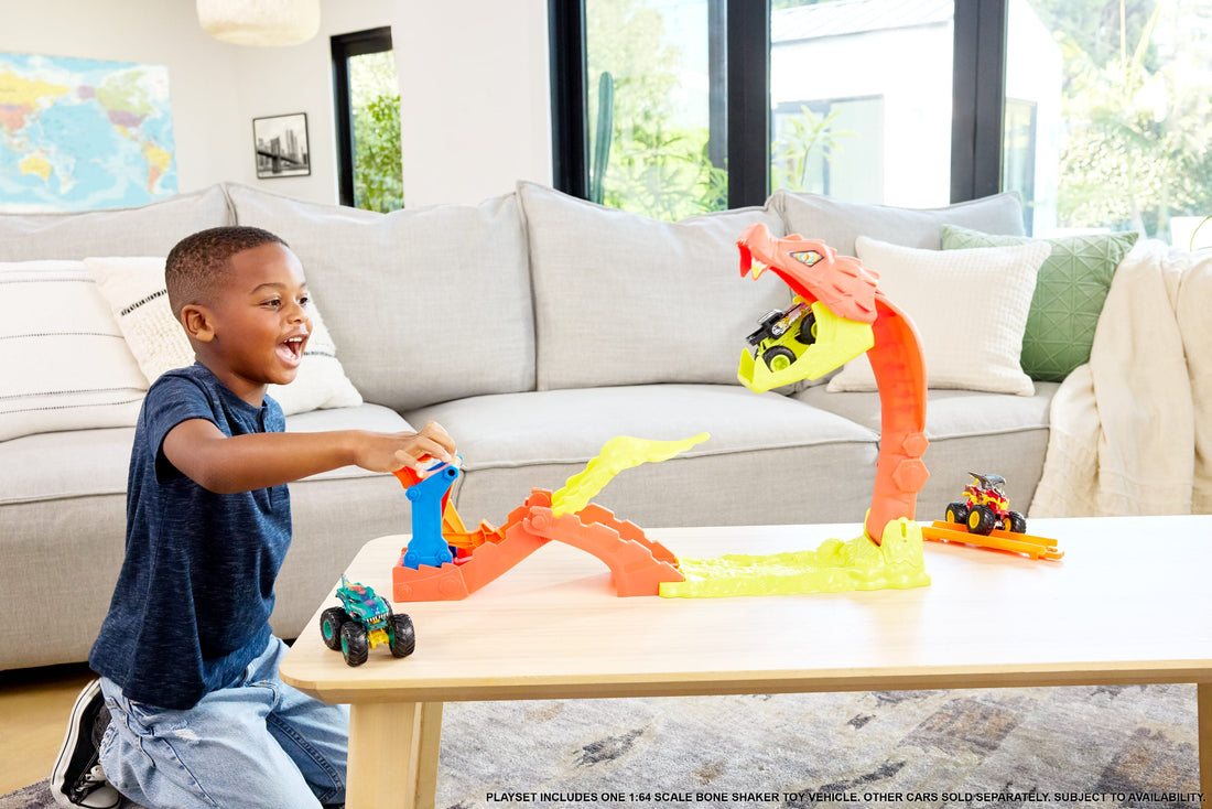 Hot Wheels Monster Trucks Snake Slam Takedown Playset