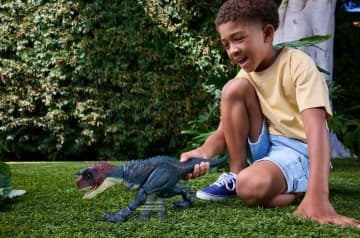 Jurassic World Charge N Chomp Carnotaurus Running Roaring Dinosaur Action Figure