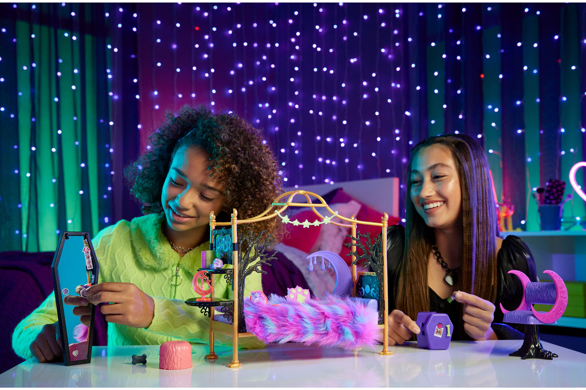 Monster High Clawdeen Wolf Bedroom Playset