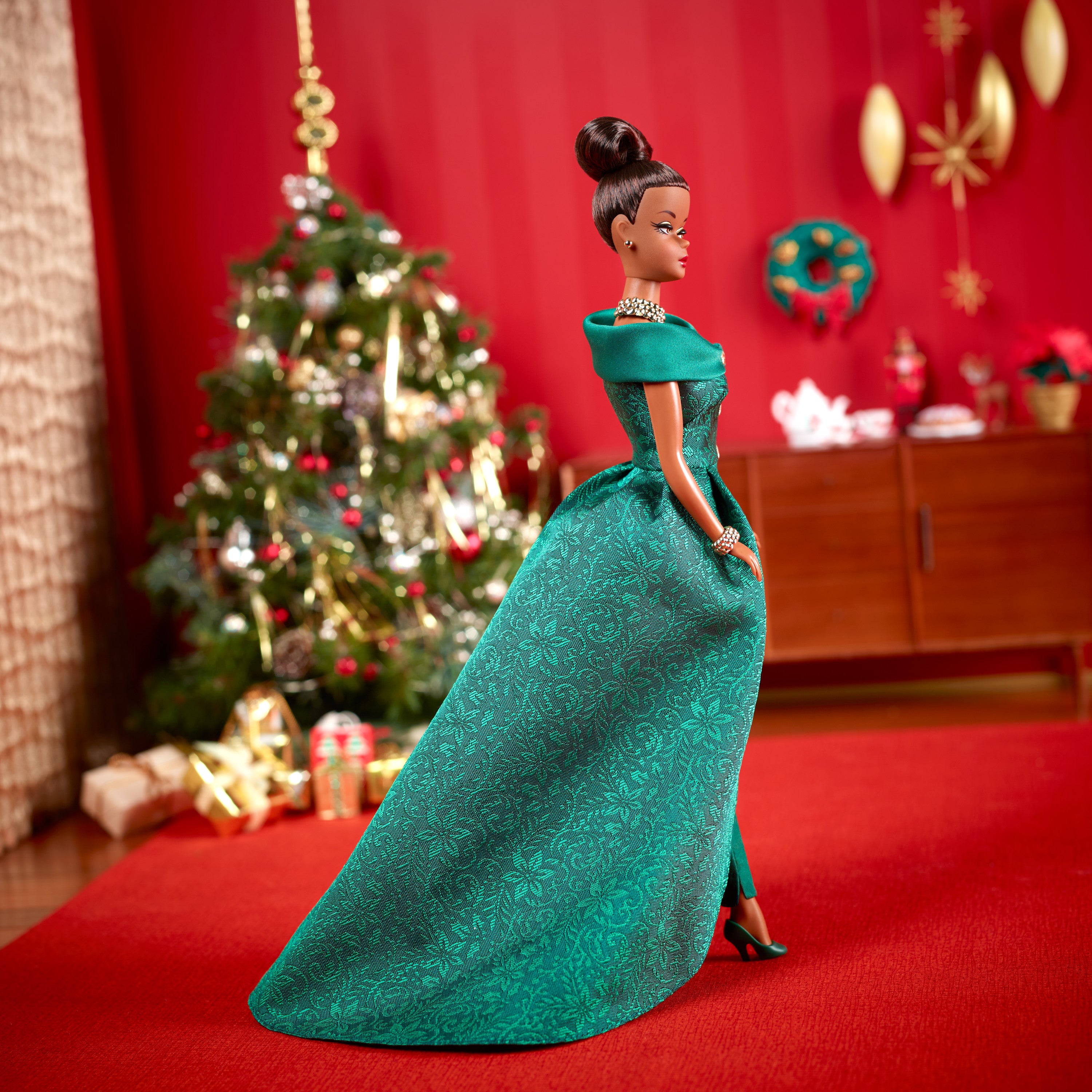Barbie 12 Days of Christmas Doll and Accessories Shop Mattel