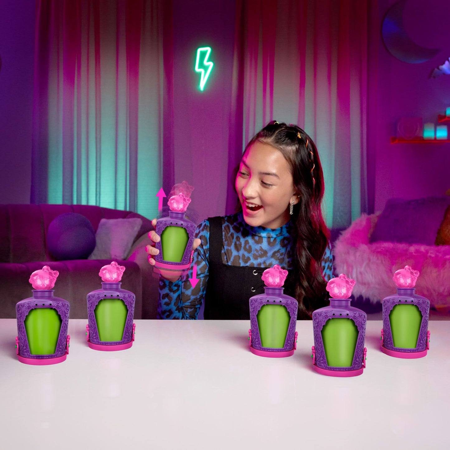 Monster High Potions Mini Dolls, Surprise Character Figures with Water Reveal - Assorted*