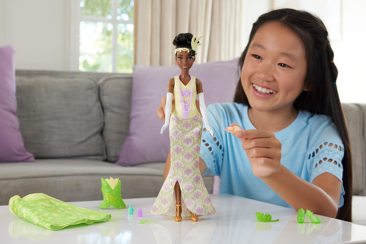 Disney Princess 2-in-1 Stories Tiana Fashion Doll with 2 Snap-On Bodices