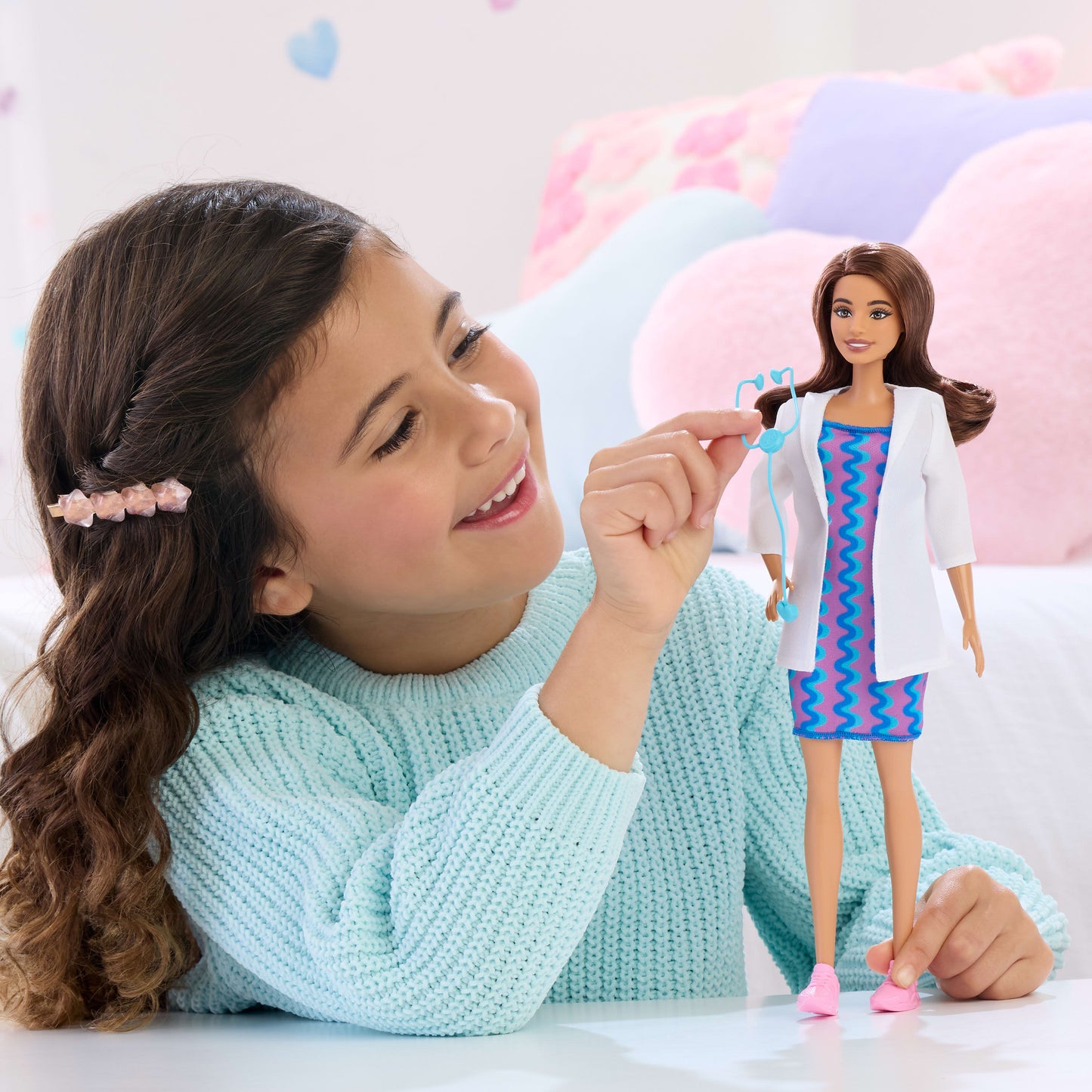 Barbie Careers Doctor Doll & Accessory, Fashion Doll Wearing Removable Look with Stethoscope