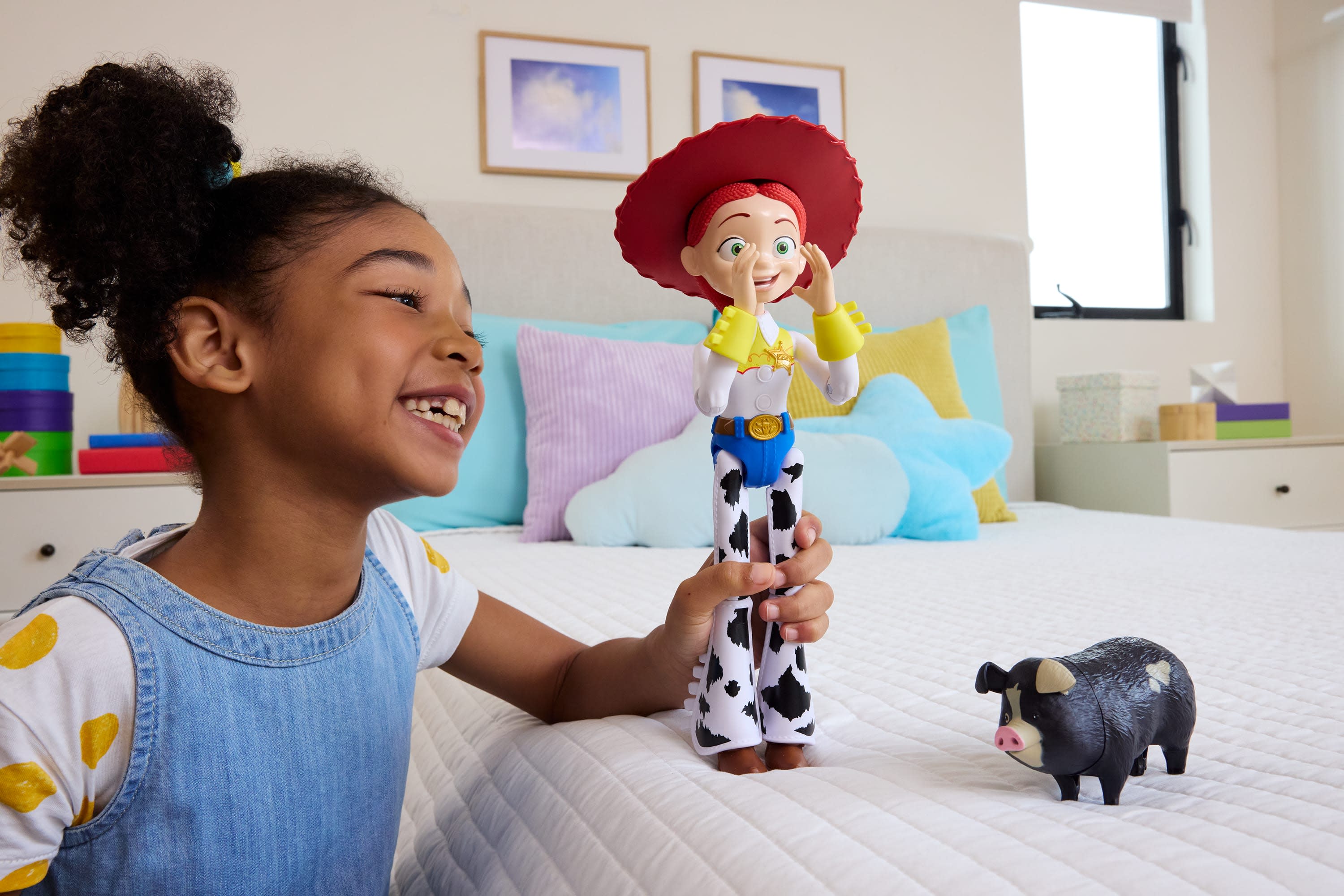 Disney and Pixar Toy Story 5 Critter Talk Jessie, 12 Inch Action 